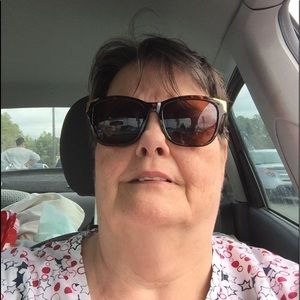 Meet your Posher, Charissa